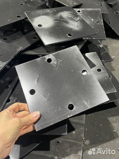 Установка винтовых свай для забора