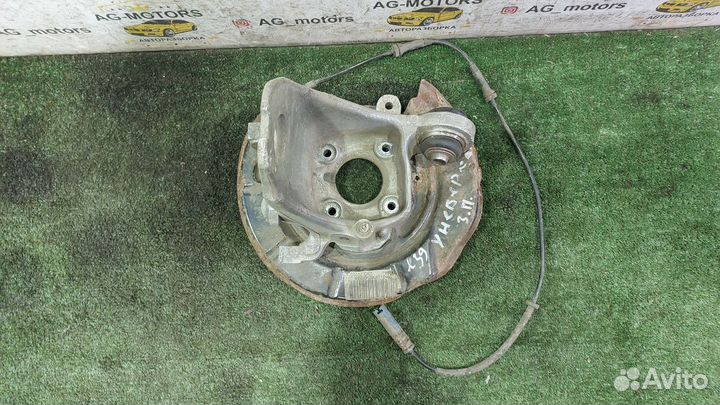 Кулак задний правый E39 Универсал