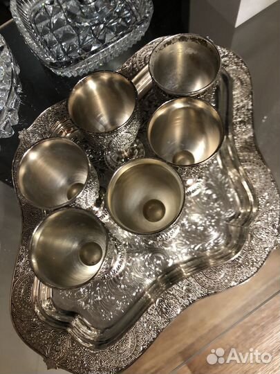 Поднос с рюмками новый