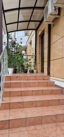 3-к. квартира, 140 м², 1/10 эт.