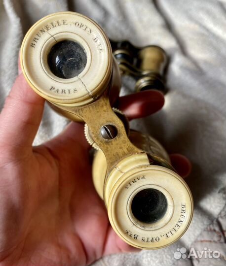 Старинный театральный бинокль кость латунь Париж