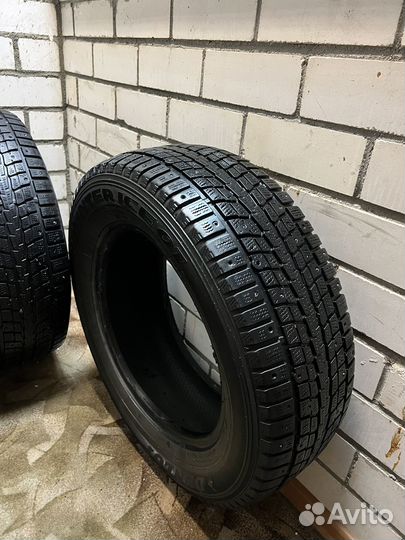 Dunlop SP Winter Ice 07 215/65 R16