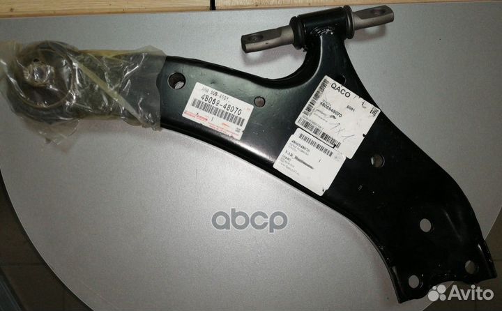 Рычаг правый Lexus RX350 10 4806848070 toyota