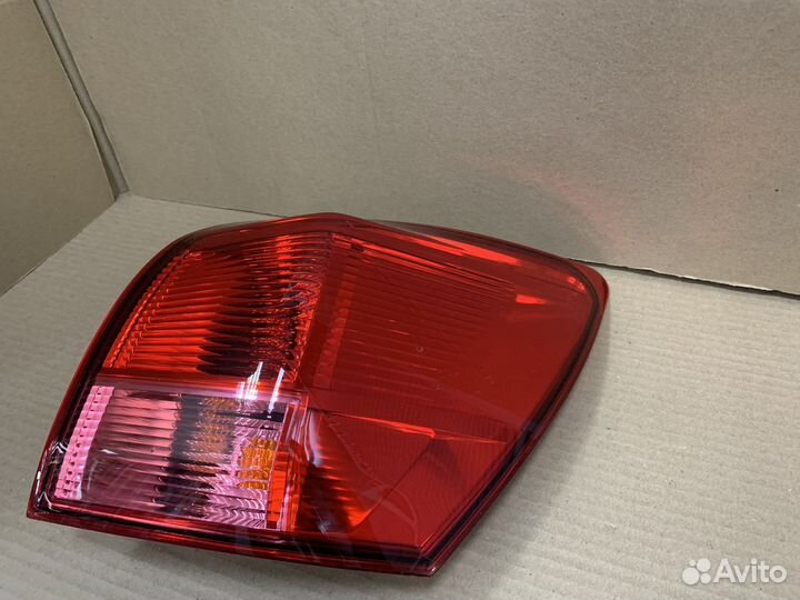 26554JD00A Фонарь задний правый Nissan Qashqai J10