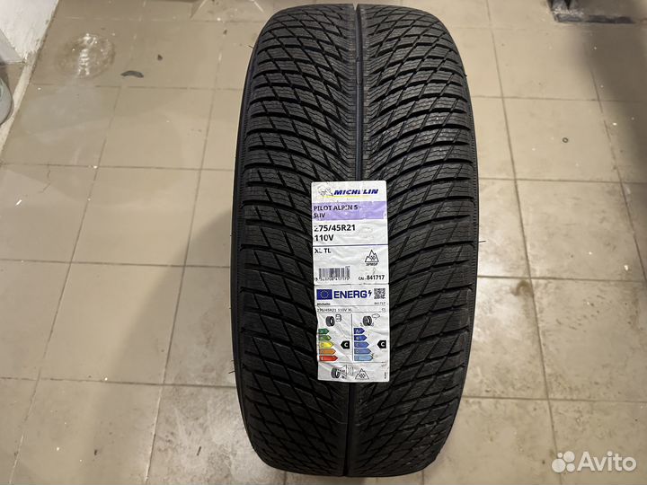 Michelin Pilot Alpin 5 SUV 275/45 R21 и 315/40 R21 115V