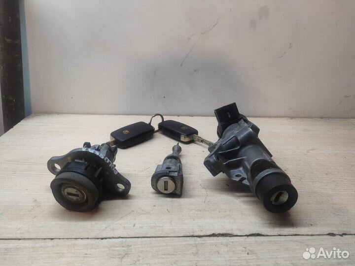 Замок зажигания с ключом VW Polo 5 седан