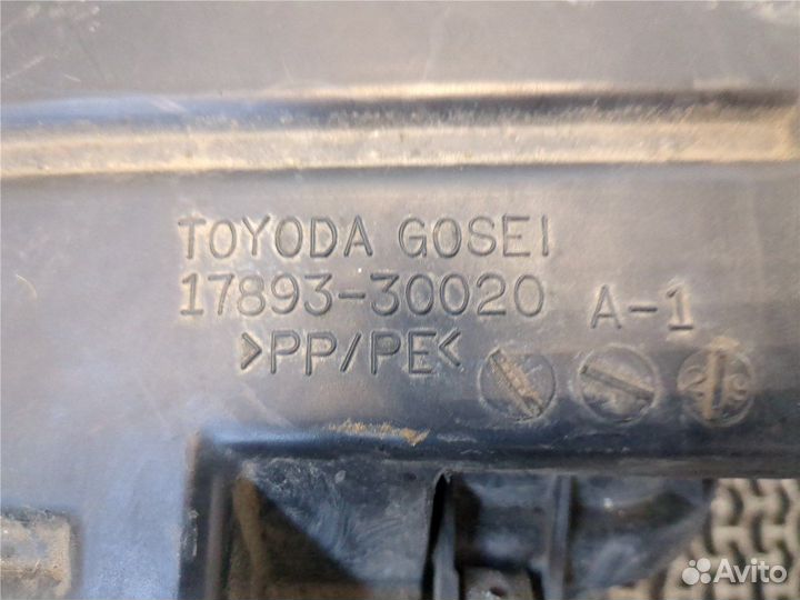 Корпус воздушного фильтра Toyota Land Cruiser Prad