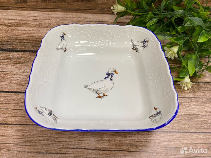 Салатник квадратный «Гуси» 16см. фарфор. Чехия