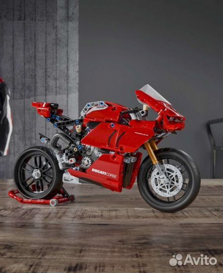 Lego Technic 42107 мотоцикл