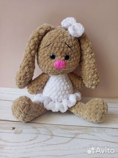 Зайка игрушка вязаная