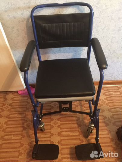 Инвалидное кресло с санитарным оснащением