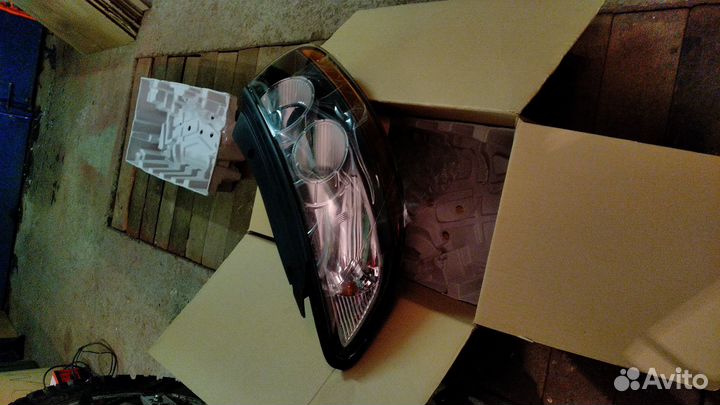 Фара правая на хендай Санта фе 2011 года