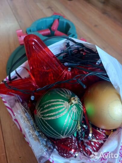 Подставка для ёлки + игрушки, гирлянда