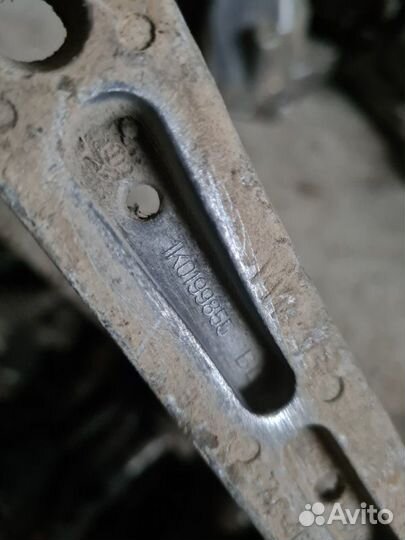 Подушка двигателя Skoda Yeti 2011