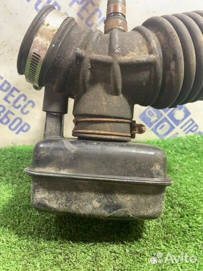 Патрубок воздушного фильтра Nissan Almera Classic