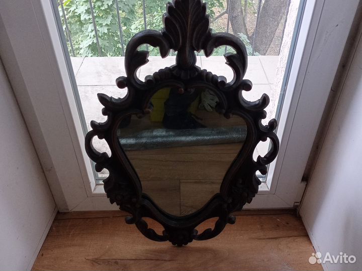 Антикварное зеркало в металле