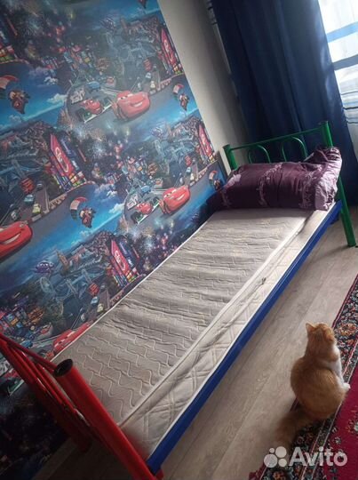 Двухъярусная кровать