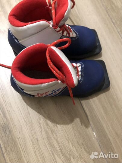 Лыжные ботинки р.30