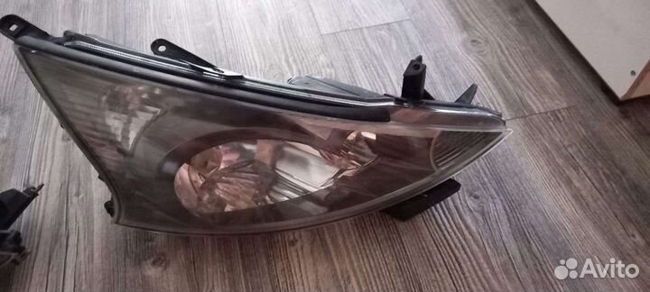 Продаю фары ксенон mitsubishi grandis