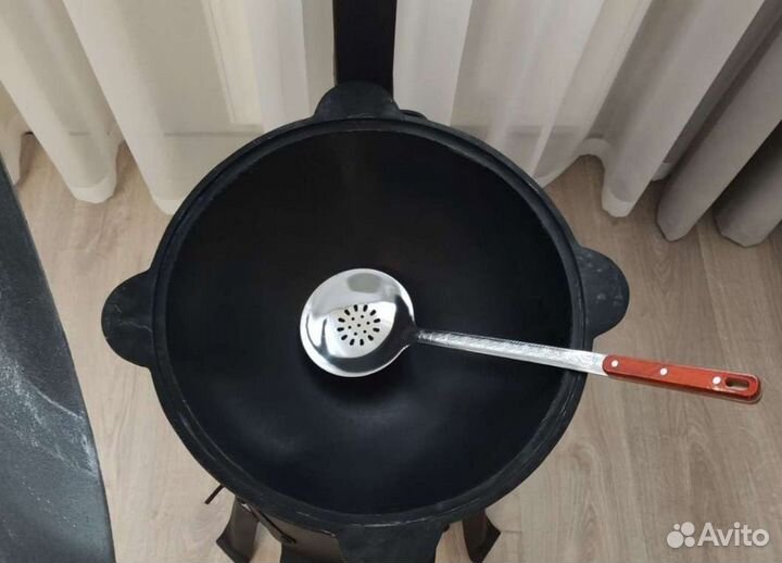 Казан чугунный с печкой 12литров