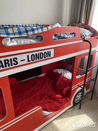 Двухъярусная кровать автобус Лондон