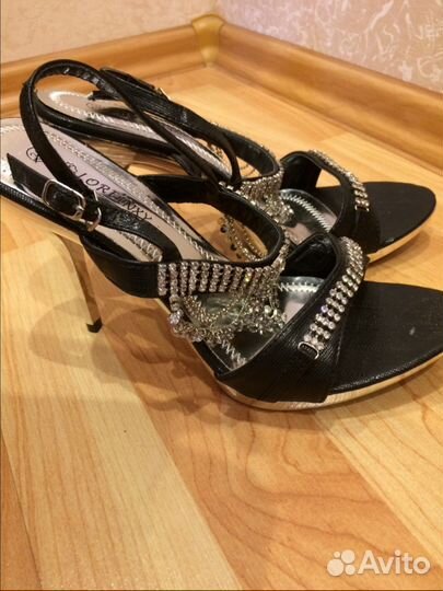 Продаю туфли