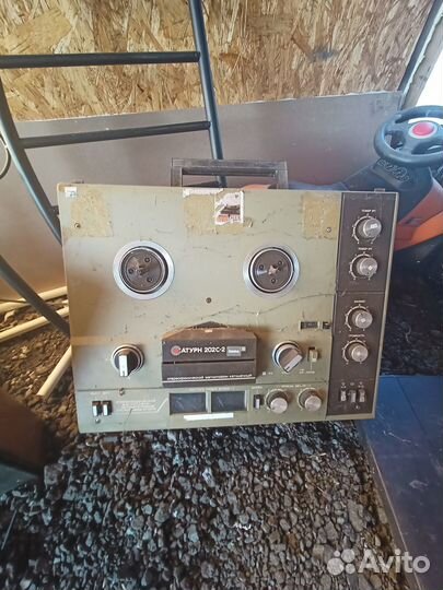 Катушечный магнитофон