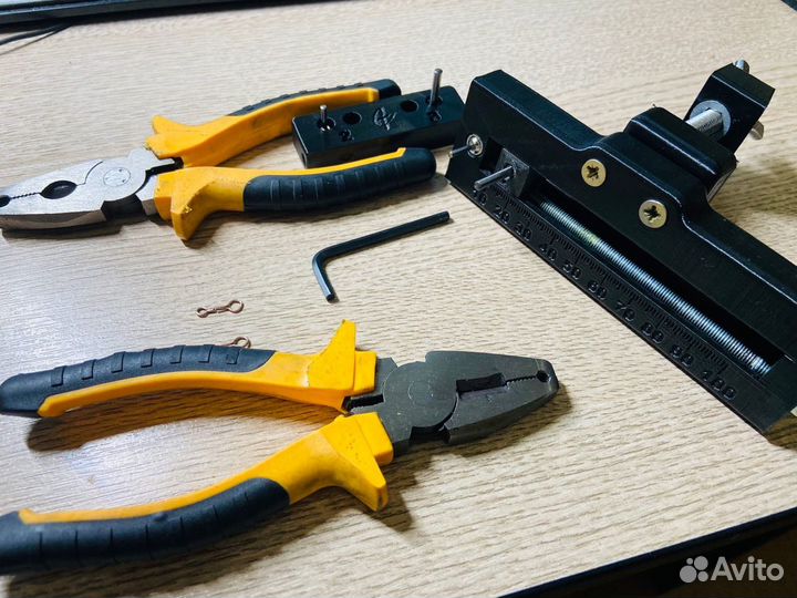 Станок для ушек, фурнитуры под пилькеры, воблеры