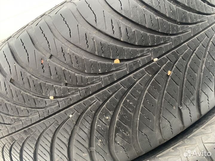 Goodyear Vector 4Seasons Gen-2 SUV 225/60 R17