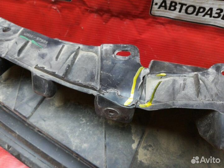 Решетка радиатора Toyota Vitz KSP130