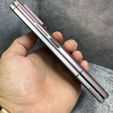 Samsung Galaxy Z Fold2, 12/256 ГБ, SIM + eSIM