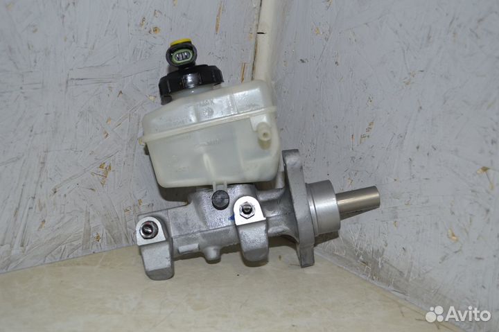 Главный тормозной цилиндр Renault Duster