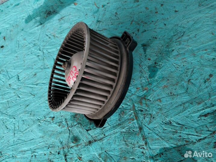 Моторчик печки Audi 100 C4 45