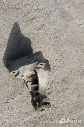 Fiat Albea 1.4 Кронштейн крепления двс, МКПП