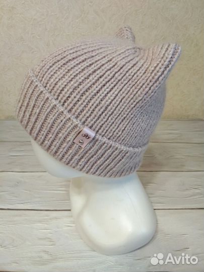 Шапка женская вязаная с ушками. Ручная работа