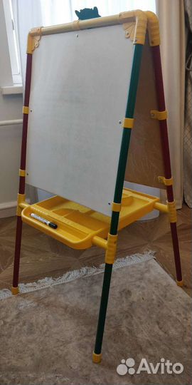 Доска для рисования мелом, фломастерами, мольберт
