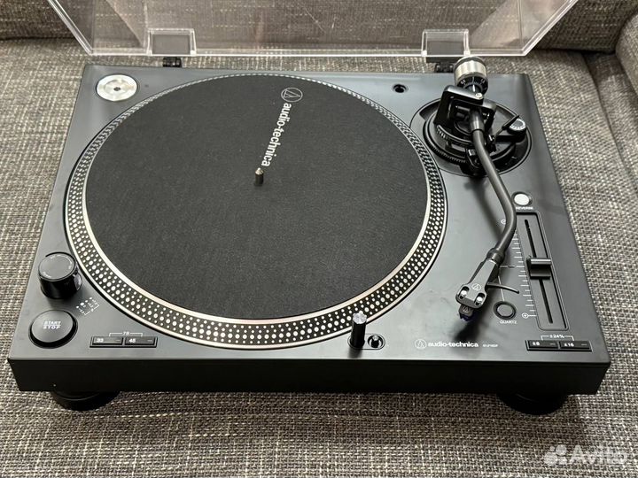 Виниловый проигрыватель