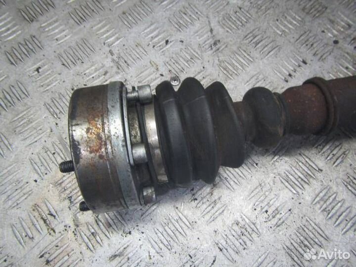 Полуось передняя левая Volkswagen Passat B5 1998