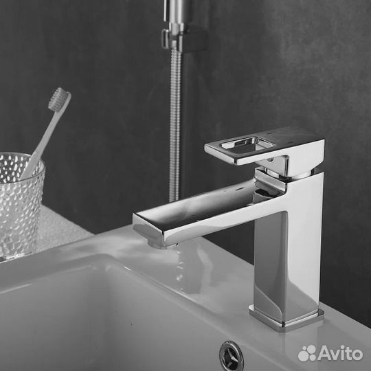 Смеситель для раковины с гигиеническим душем Shevanik S8271, хром