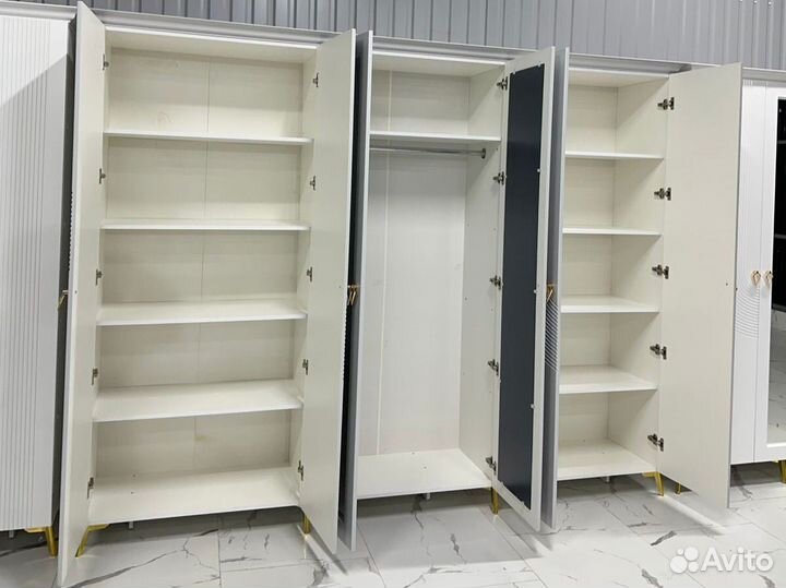 Шкаф распашной