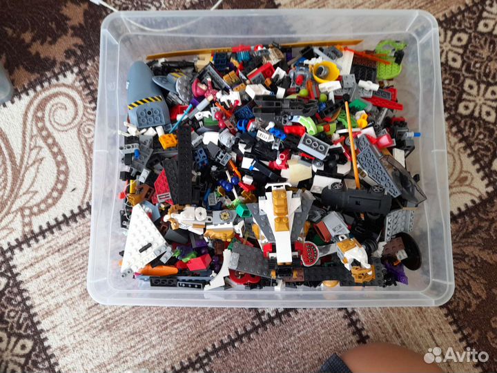 Коробка лего