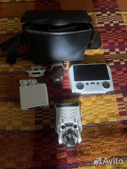 Квадрокоптер DJI Mini 3 Pro RC (DJI RC) Дрон