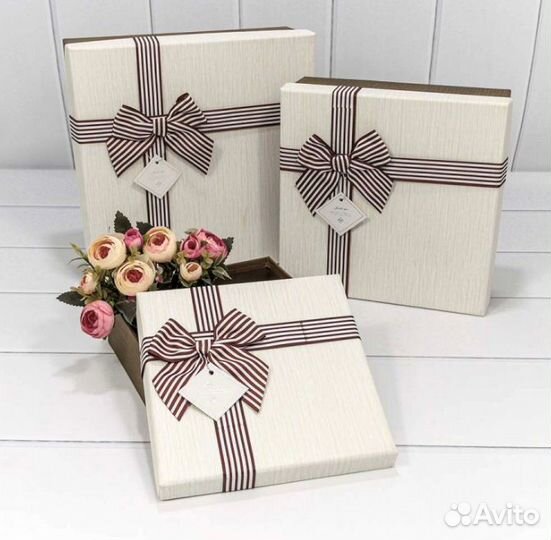 Коробка подарочная с бантом 24*24*8 бел./коричн