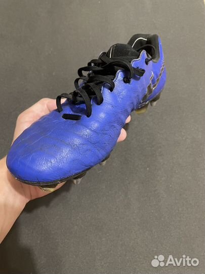 Футбольные бутсы