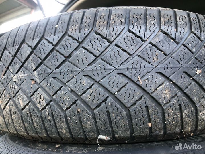 Continental ContiVikingContact 7 215/65 R16