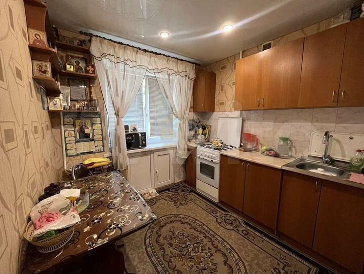 3-к. квартира, 50 м², 1/4 эт.