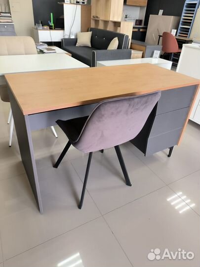 Стол письменный