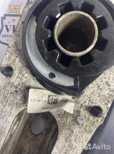 Рычаг поперечный задний правый Mercedes-Benz