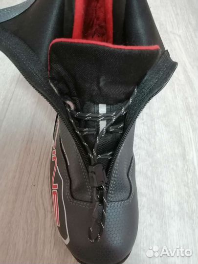 Лыжные ботинки spine