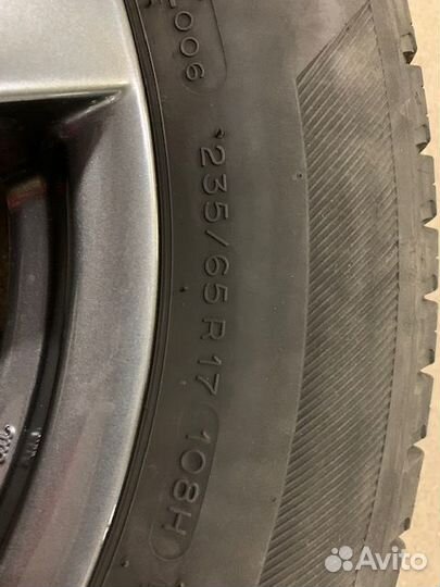 Michelin 235/65 R17 на литых дисках для Туарега